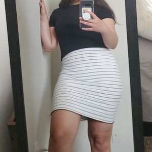 Fashion Nova Black & White skirt